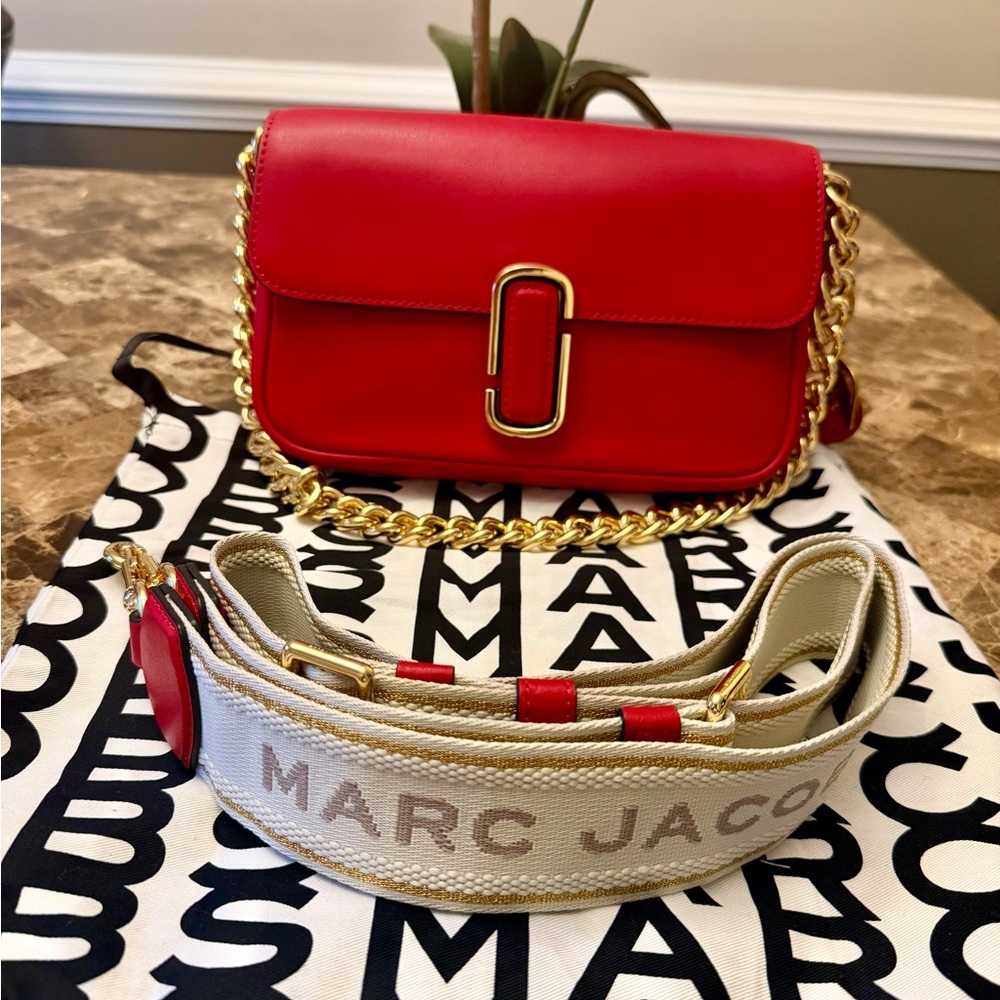 ⭐️⭐️Marc Jacobs "The J Marc" Shoulder Bag in True Red w/Dustbag